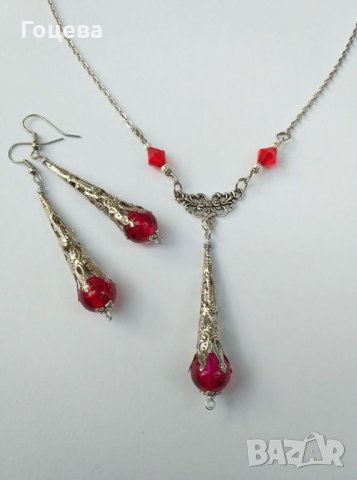 Разкошен Викториански комплект колие и обеци с рубинено червени кракъл мъниста и изящни орнаменти, снимка 2 - Бижутерийни комплекти - 29920816