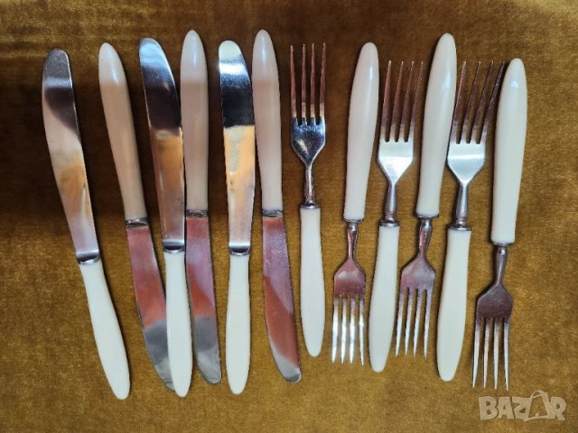 прибори за хранене - комплект 12 бр., качествена неръжд.стомана, дръжките "слонова кост", от СССР