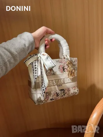 Christian Dior Дамска чанта, кожа, снимка 6 - Чанти - 56377593