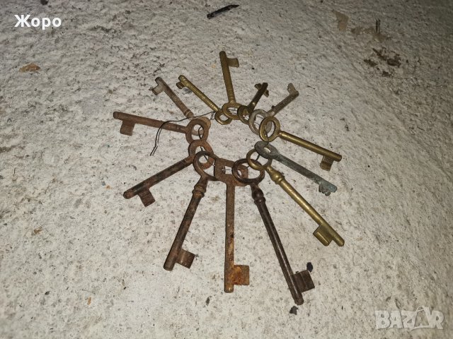 Лот старинни ключове , снимка 2 - Антикварни и старинни предмети - 30360178