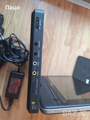 Sony DVP-FX810 Portable DVD Player (8") , снимка 11 - Плейъри, домашно кино, прожектори - 52970160