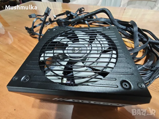 Продавам работещо захранване Corsair RM650 (80 Plus Gold), снимка 4 - Захранвания и кутии - 56245484