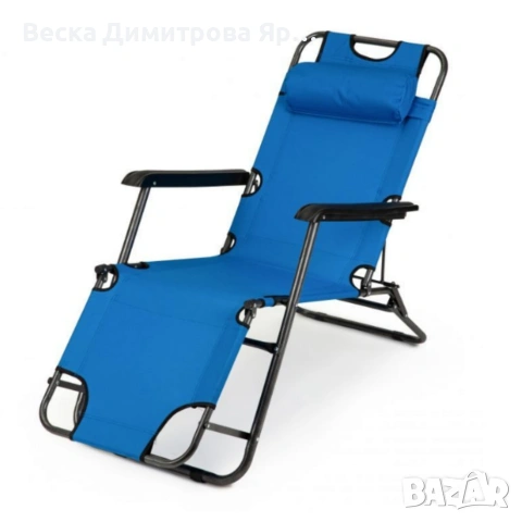 Сгъваем син шезлонг с възглавница - комфорт и релакс
