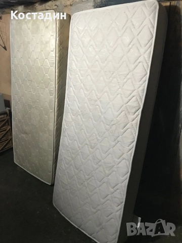 Матраци два броя ,еднолицев и двулицев