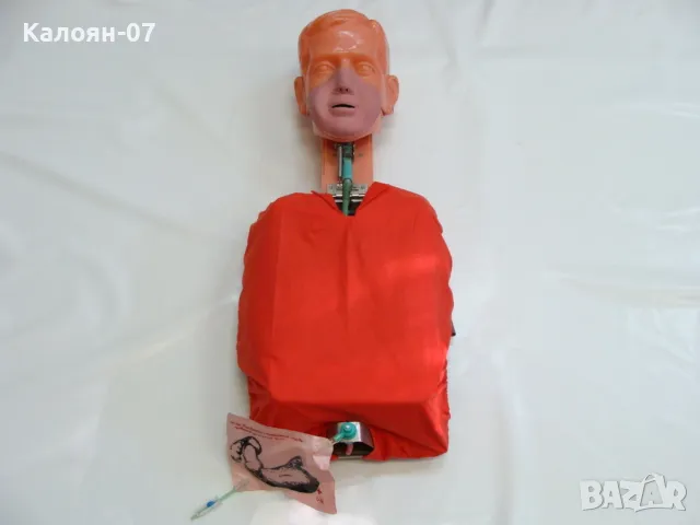 Манекен за обучение в изкуствено дишане и непряк сърдечен масаж, снимка 1
