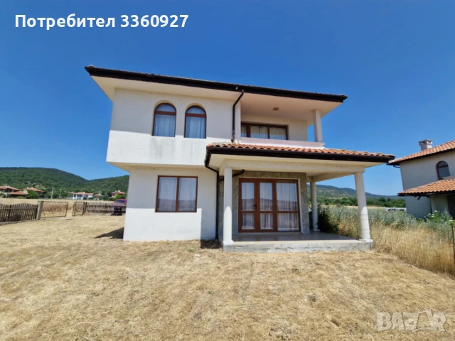 Продавам двуетажна къща с двор в село Горица, на 25км от Слънчев бряг, снимка 1