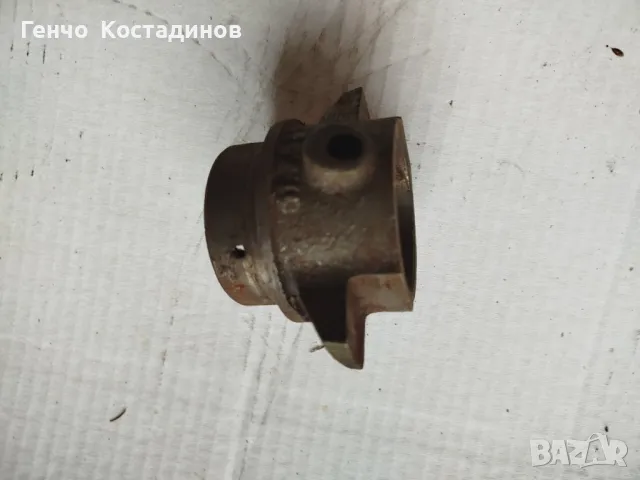 Продавам муфа за амбриажен лагер за ГАЗ - 53 и УАЗ - нова, снимка 2 - Части - 50242073