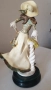 Прекрасна порцеланова статуетка на дама. , снимка 2