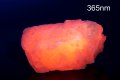 Розов манганокалцит от България флуоресцентен 138g, снимка 1 - Други ценни предмети - 44464776