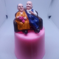 3d Баба и дядо на диван силиконов молд фрома фондан гипс декор украса, снимка 1 - Форми - 44674183