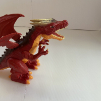 Робо-дракон Zuru. Ходеща играчка, със светещи очи и звук., снимка 3 - Колекции - 44748913