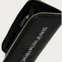 Оригинален портфейл Calvin Klein като ново, снимка 2 - Портфейли, портмонета - 30401306