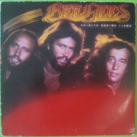  Грамофонна плоча на Bee Gees Spirits Having Flown, снимка 1 - Грамофонни плочи - 31622975