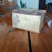 Стара кутия от Шоколадови бонбони Пияни Вишни, снимка 4 - Други ценни предмети - 31684618