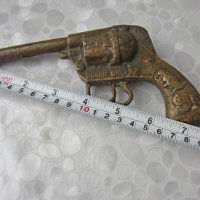 Бронзов пистолет револвер играчка преспапие метал 664 грама, снимка 4 - Статуетки - 29125872