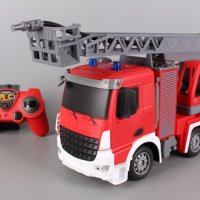Пожарна кола с вода и радиоконтрол, снимка 1 - Коли, камиони, мотори, писти - 36970160