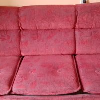 Прав диван ,тъмно червен, снимка 1 - Дивани и мека мебел - 38350067