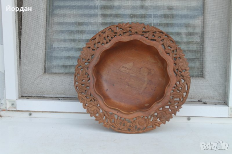 Чиния с дърворезба , снимка 1