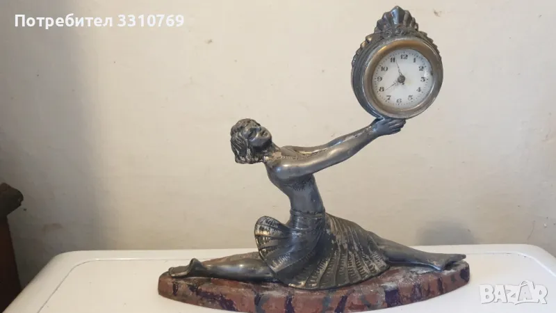 Прекрасна посребрена статуетка с часовник ., снимка 1