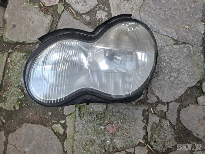 Оригинален ляв фар за мерцедес С класа W203, снимка 1
