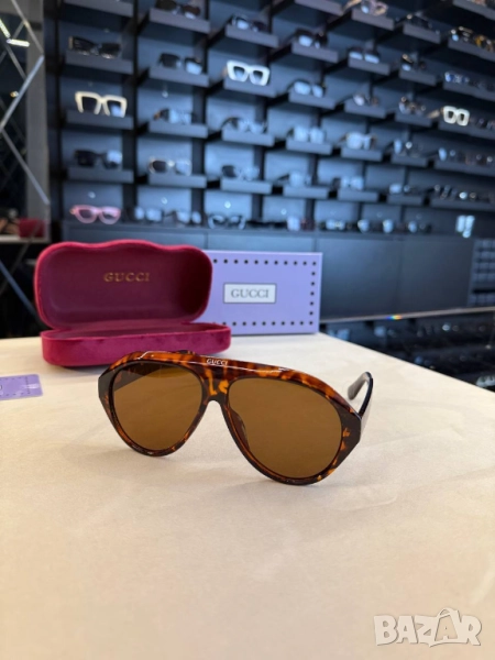 очила с черен обикновен калъф и ув защита gucci cartier, снимка 1