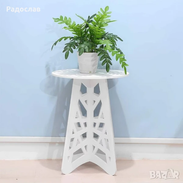 Стилна кръгла холна маса с ажурни крака, снимка 1