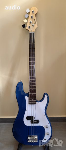 Бас китара четири струнна цвят син металик, снимка 1