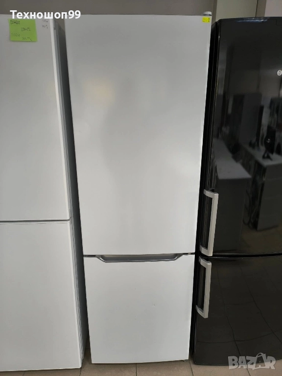 Хладилник Hanseatic с фризер, снимка 1