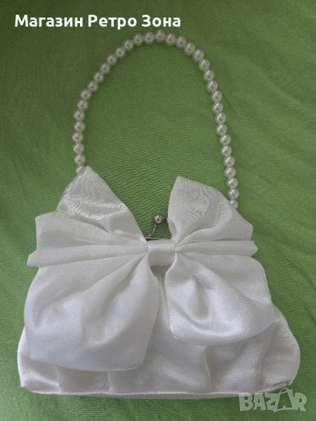 Малка кокетна сатенена чантичка. , снимка 1