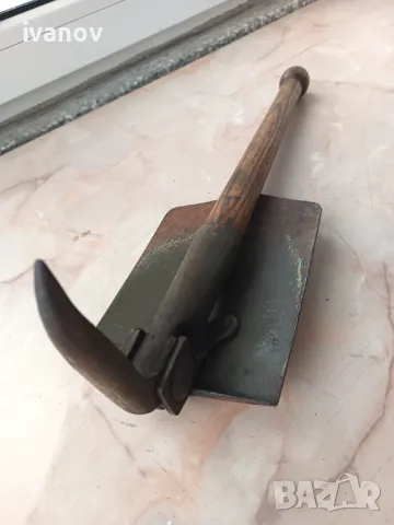Военна комбинирана сгъваема лопатка с кирка, снимка 2 - Антикварни и старинни предмети - 50233563