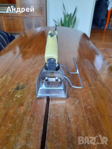 Стара ютия ELG, снимка 2 - Антикварни и старинни предмети - 39531586