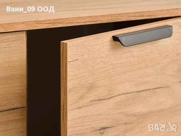 Красив скрин с 4 чекмеджета и шкаф , снимка 2 - Скринове - 47714031