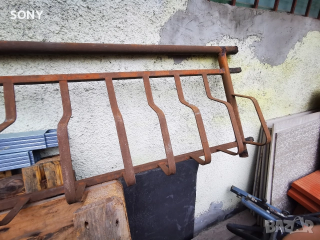 парапет за прозорец