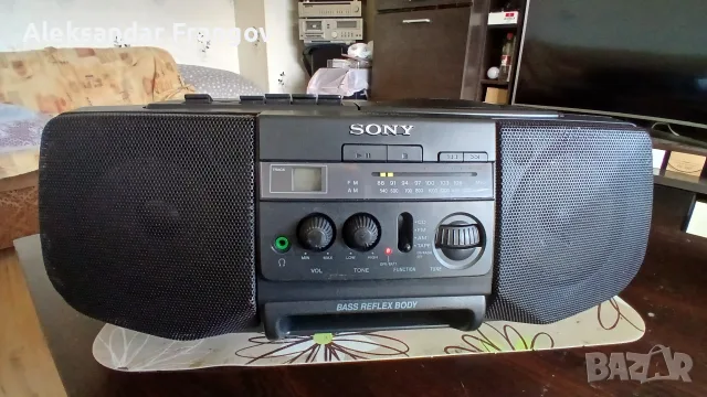 SONY CFD - V 10 CD RADIO CASSETTE CORDER