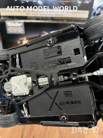 Метална колекционерска количка модел DODGE VIPER SRT 1:18 мащаб, снимка 7 - Колекции - 52281286