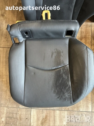 Седалка задна черна кожа за Toyota Prius 1.8 Hybrid (2018), снимка 3 - Части - 54203202