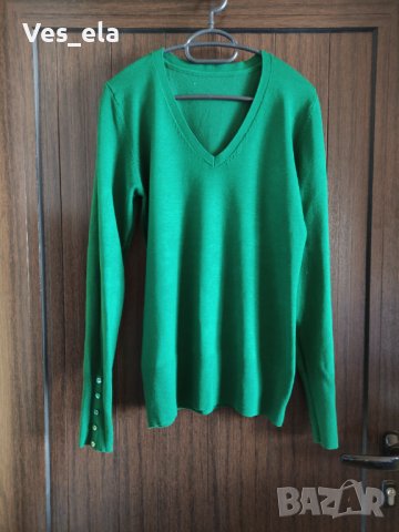 зелен пуловер с остро деколте размер М-Л , снимка 1 - Блузи с дълъг ръкав и пуловери - 40628836