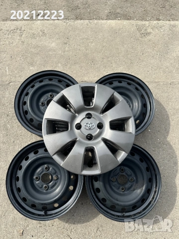 4 броя железни джанти+тасове за Toyota Yaris-Hybrid 15, снимка 3 - Гуми и джанти - 54108862