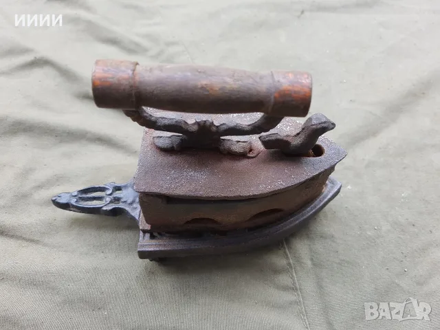 Малка ютия на жар с петле