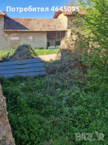 Двуетажна къща с двор и гледка към Балкана – село Тъжа, снимка 12 - Къщи - 52337664