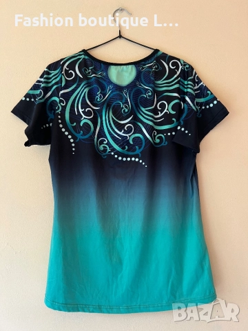 Тюркоазена блуза с къс ръкав и копченца отпред за закопчаване М размер с уникален десен 🩵💙🩵💙🩵💙, снимка 5 - Тениски - 51921653