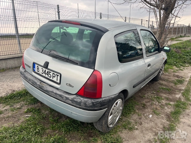 Renault Clio ll 1.4  16v  2001г., снимка 4 - Автомобили и джипове - 53934266