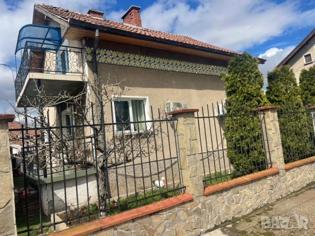 Къща на 2-етажа в кв. Кулата 