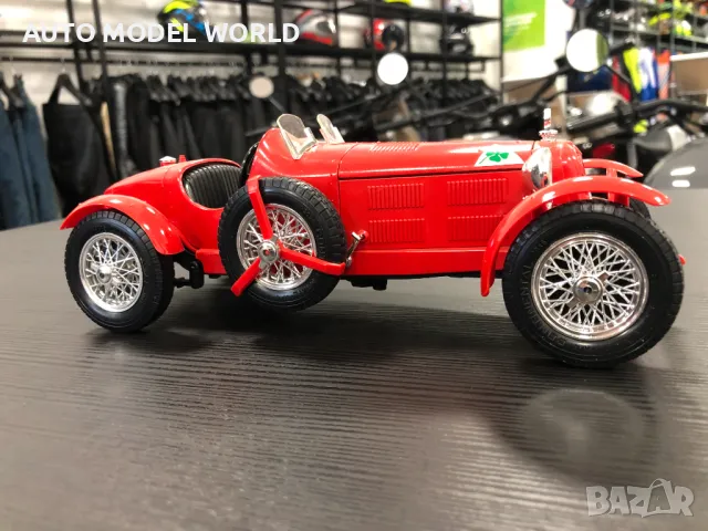 BBURAGO метална колекционерска количка ALFA ROMEO 8C 1931г.1:18, снимка 2 - Колекции - 47384801