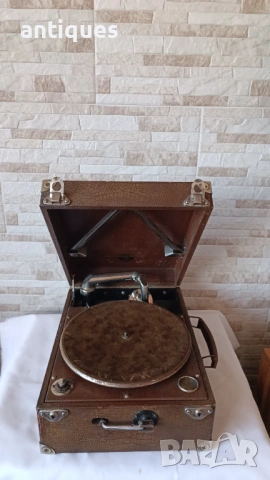 Стар грамофон с манивела - Columbia - 1930" година - Great Britain