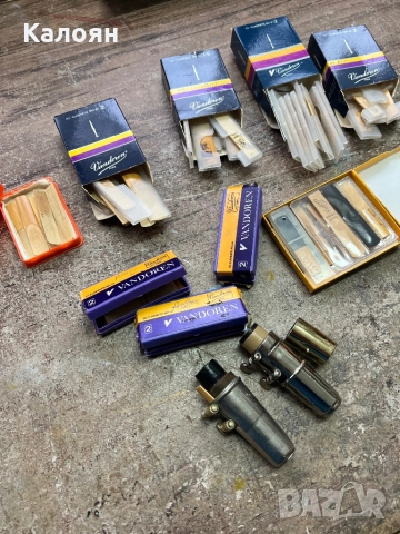 Традиционни Bb тръстики за кларинет Vandoren и други плюс части - лот