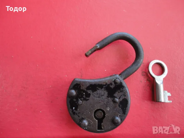 Страхотен немски катинар Sue с ключ, снимка 3 - Антикварни и старинни предмети - 49129981