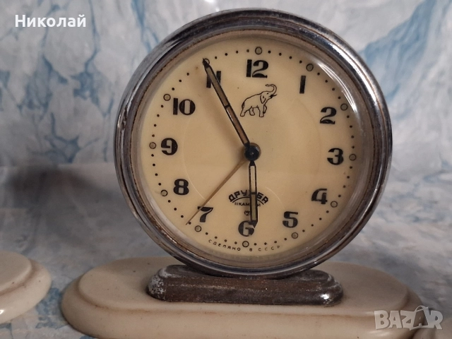 Настолни Часовници Будилницо Слава Дружба , снимка 4 - Антикварни и старинни предмети - 52394377