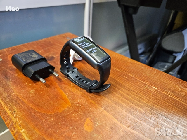 Smart watch Huawei band 6 В отлично техническо и визуално състояние., снимка 3 - Смарт часовници - 53123379