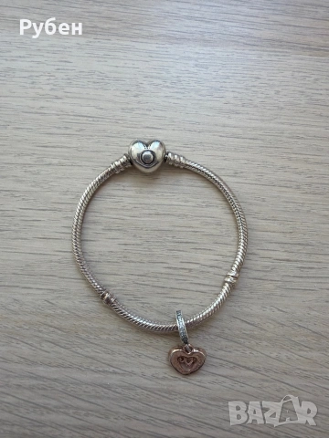 Продавам гривна Pandora